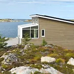 6 Person In Dyrvik
